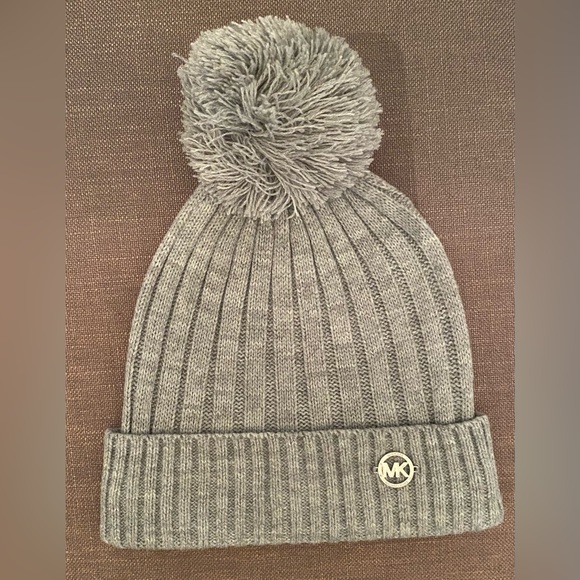 Michael Kors Pom-Pom Knit Beanie - Picture 2 of 4